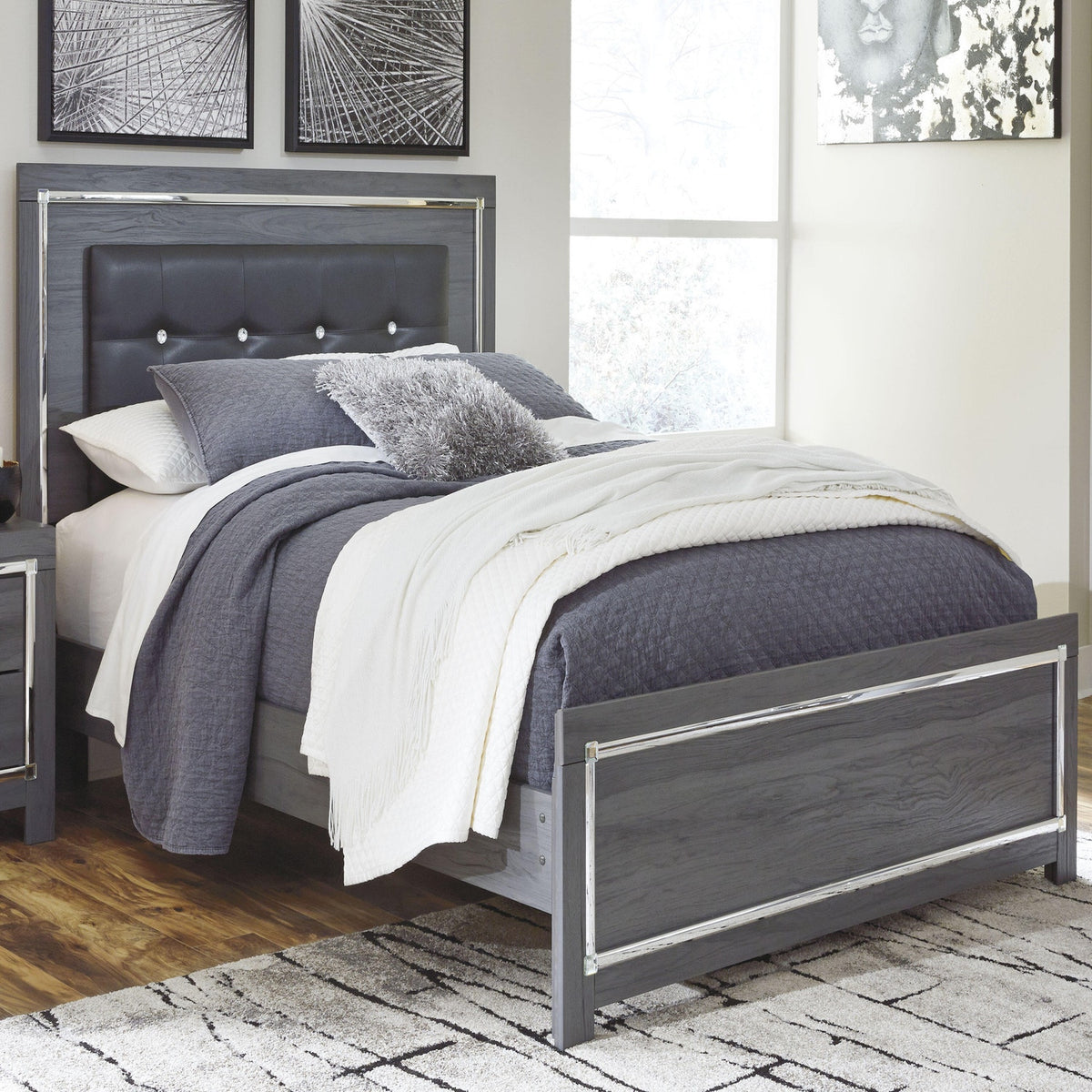 Lodanna Gray Queen Upholstered Panel Bed