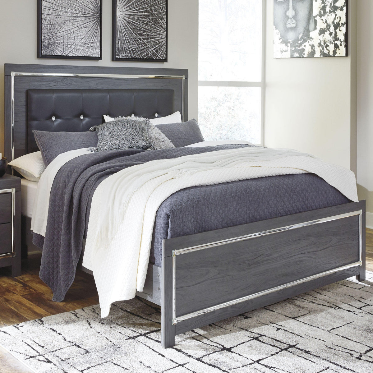 Lodanna Gray King Upholstered Panel Bed