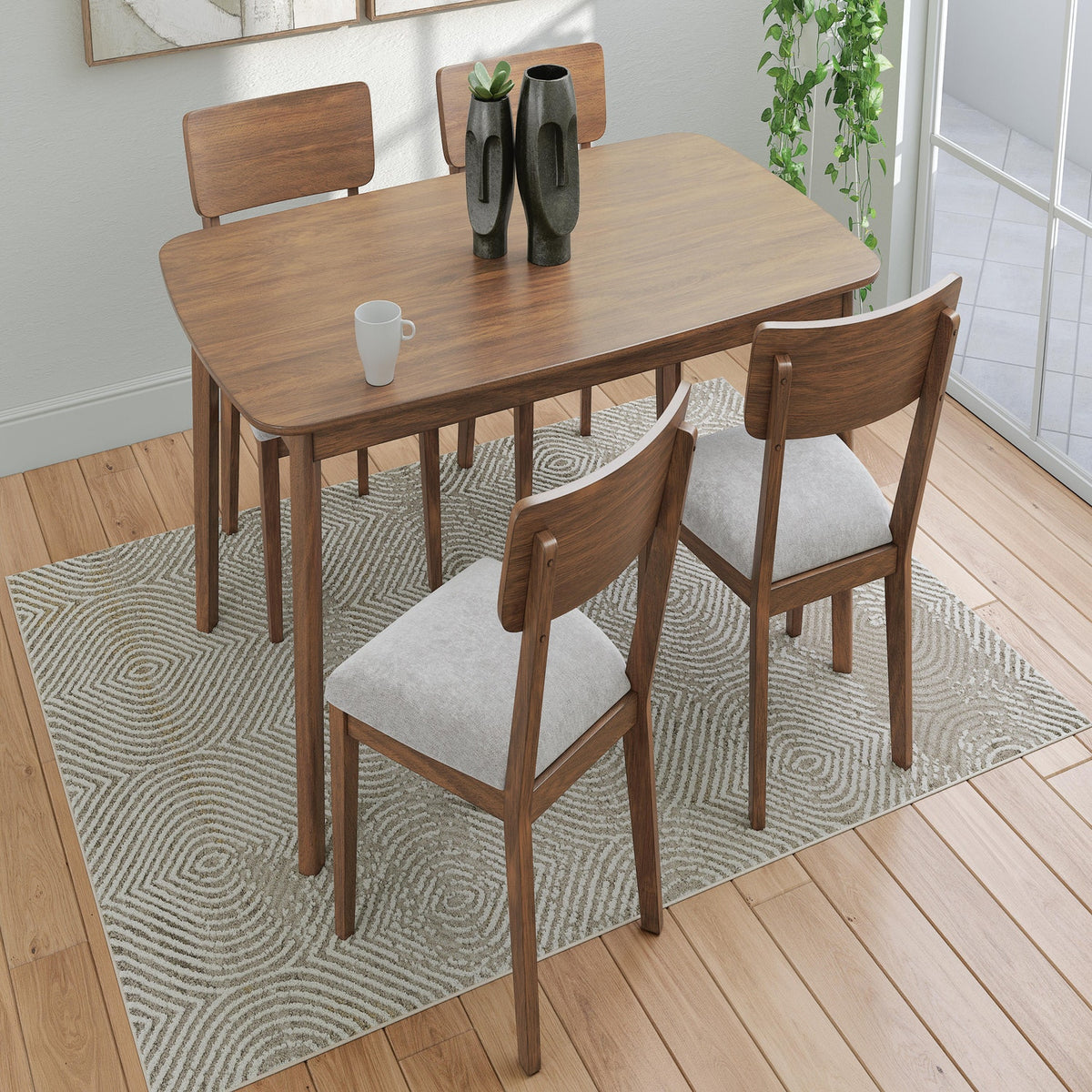 Tameride Brown Dining Room Table Set