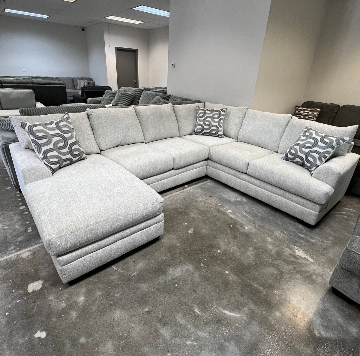 Bailey Cream U-Shaped Sectional