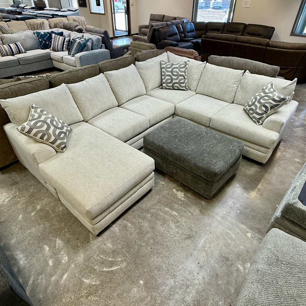 Bailey Cream U-Shaped Sectional