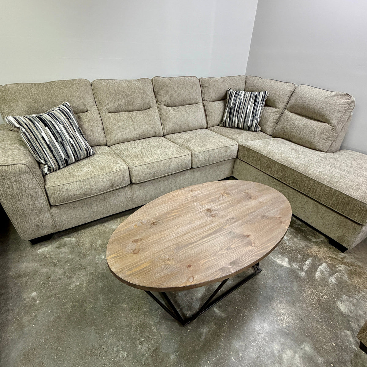 Olten Mocha 2-Piece Sectional